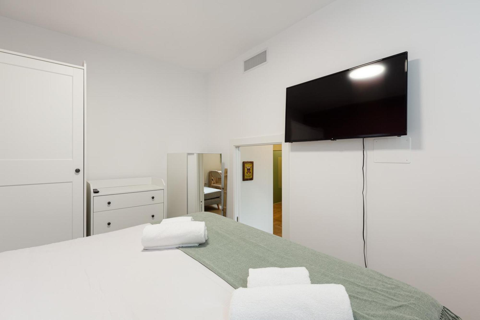 Insubria Park - Pastel Color Apartment! Milan Luaran gambar
